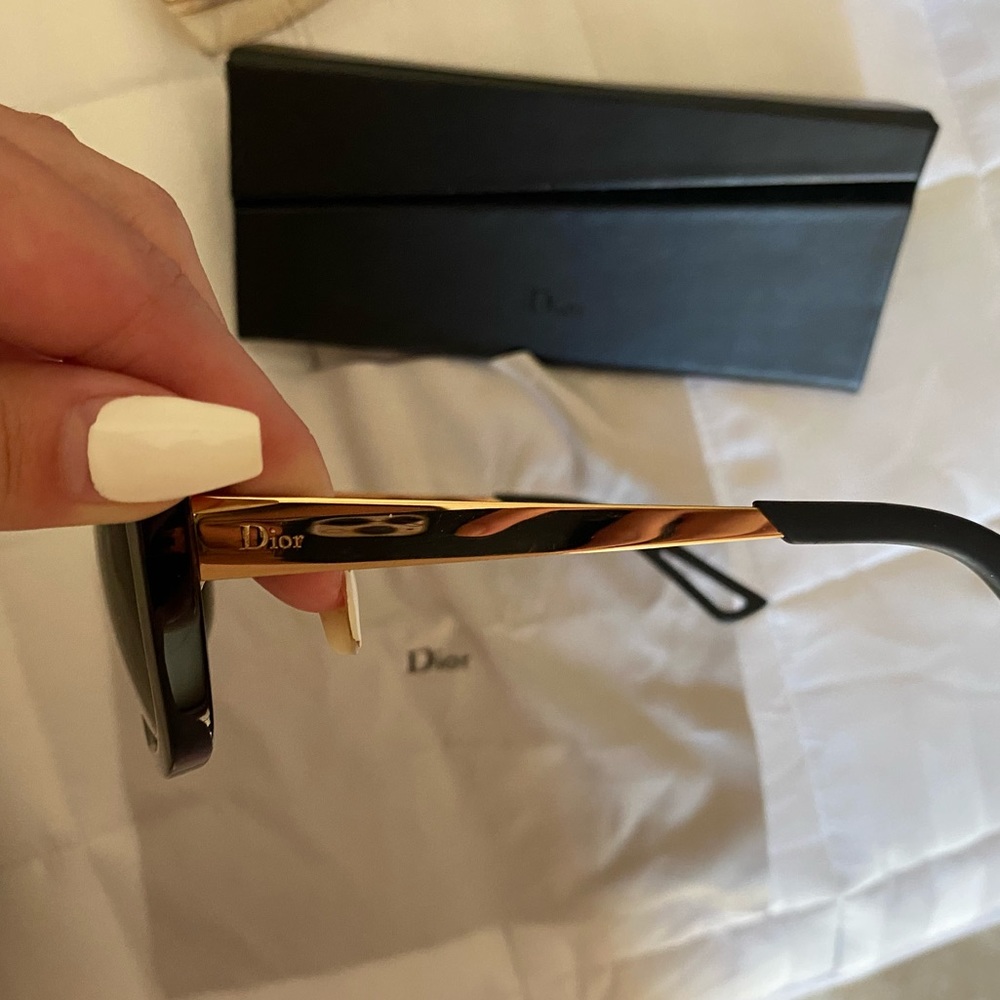 SOLD ♥️New and authentic Dior sunglasses - Picture 3 of 3